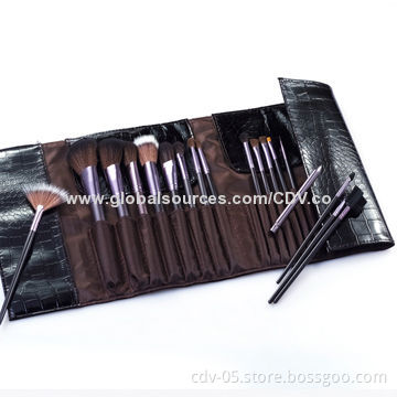18-piece professional makeup brush sets, made of wooden handle and aluminum ferrule with nylon hair